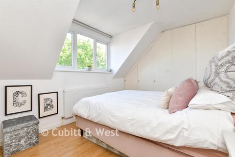 Lavender Avenue, Worcester Park, Surrey
