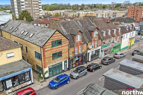 Shop to rent, Warley Hill, Brentwood, CM14