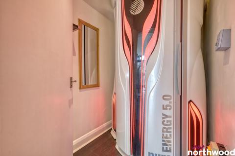 Shop to rent, Warley Hill, Brentwood, CM14