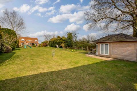 5 bedroom detached house for sale, Bishopstone, Buckinghamshire HP17