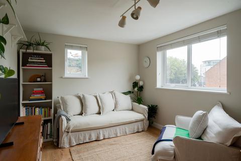 1 bedroom flat for sale, Trinity Close, London E11
