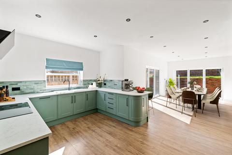 5 bedroom detached house for sale, Wear Bay Crescent , Folkestone, Kent, CT19