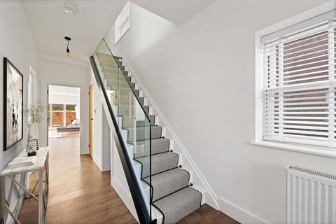5 bedroom detached house for sale, Wear Bay Crescent , Folkestone, Kent, CT19