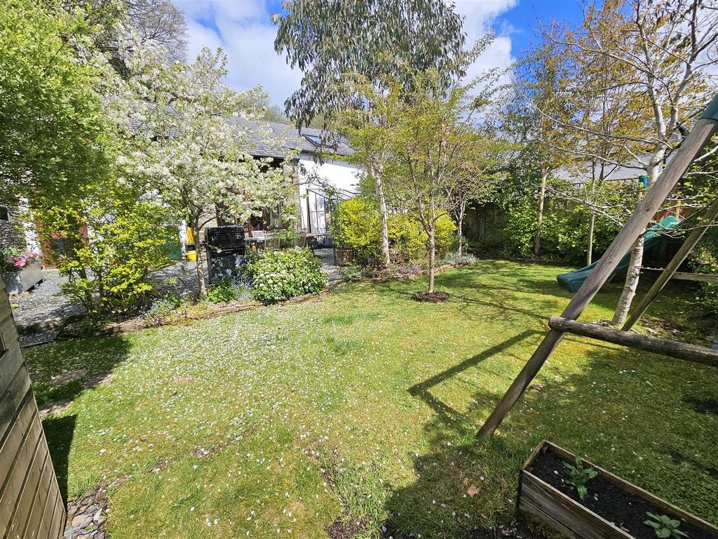 Rear Gardens.jpg