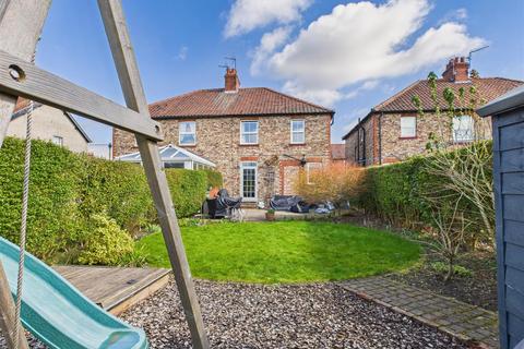 16 Park Grove, Norton, Malton, YO17 9ED