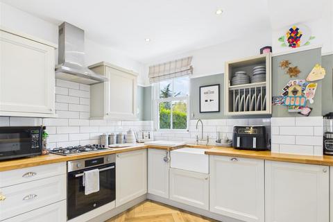 16 Park Grove, Norton, Malton, YO17 9ED
