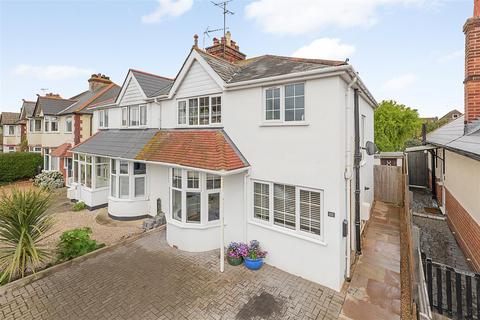 22 Baddlesmere Road, Whitstable, CT5 2LD
