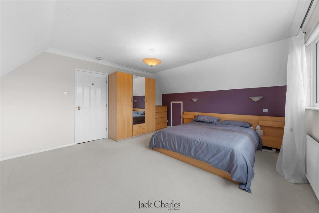 239 Hadlow Road  -19.jpg