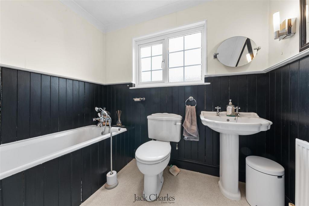 239 Hadlow Road  -25.jpg