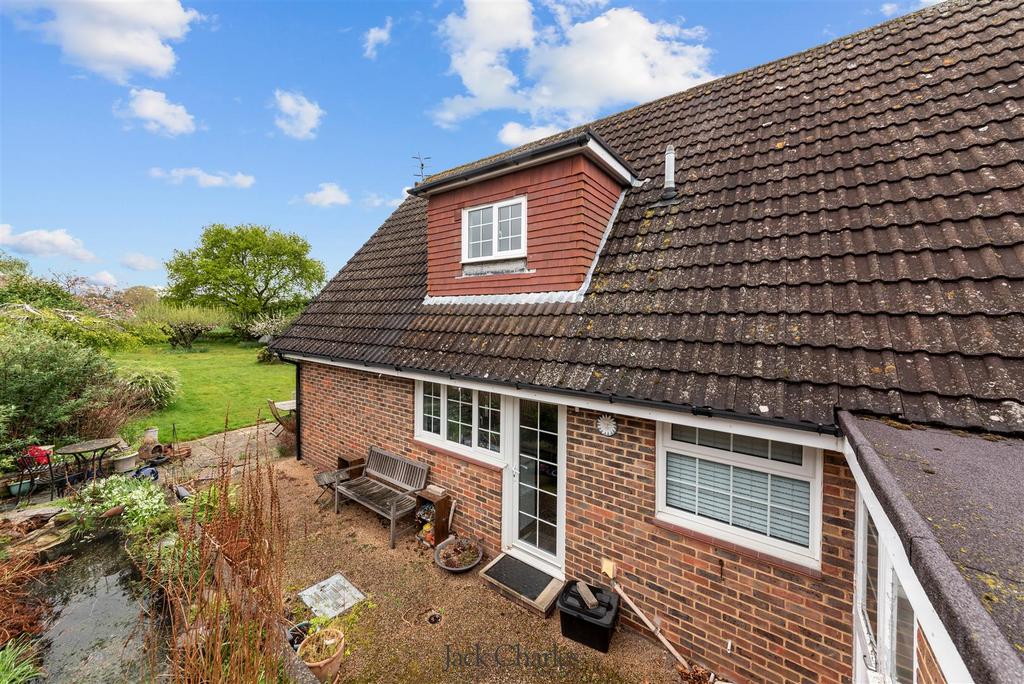 239 Hadlow Road  -30.jpg
