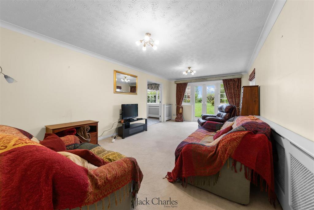 239 Hadlow Road  -14.jpg