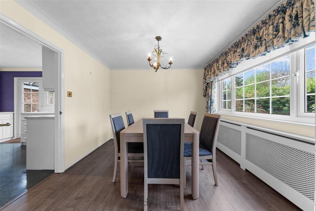 239 Hadlow Road  -10.jpg
