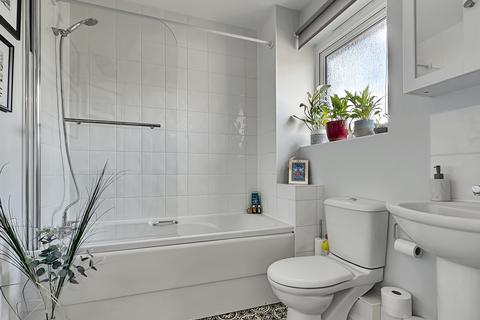 13 Gladeside, Cambridge, CB4 1EL