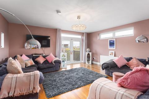 5 Durham Grove, Edinburgh, EH15 1PX