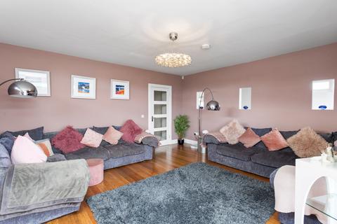 5 Durham Grove, Edinburgh, EH15 1PX