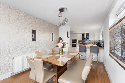 5 Durham Grove, Edinburgh, EH15 1PX