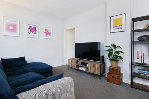 29/1 Loganlea Drive, Edinburgh, EH7 6LS