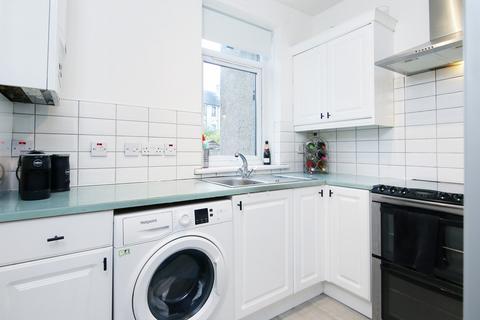 29/1 Loganlea Drive, Edinburgh, EH7 6LS