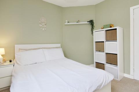 29/1 Loganlea Drive, Edinburgh, EH7 6LS