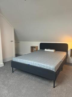 1 bedroom in a flat share to rent, Bath Road, Bristol BS4