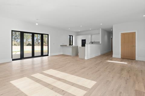 3 bedroom bungalow for sale, The Courtyard, Framfield, Uckfield, East Sussex, TN22