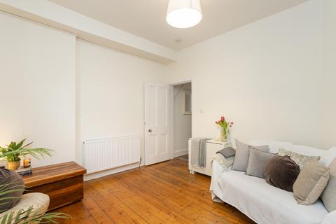 3/1 Springfield Buildings, Edinburgh, EH6 5EG
