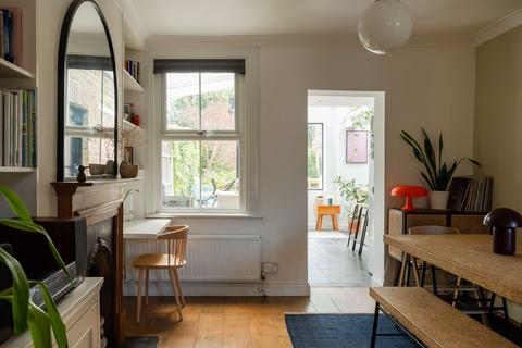 42 Thornhill Road, London, E10 5LL