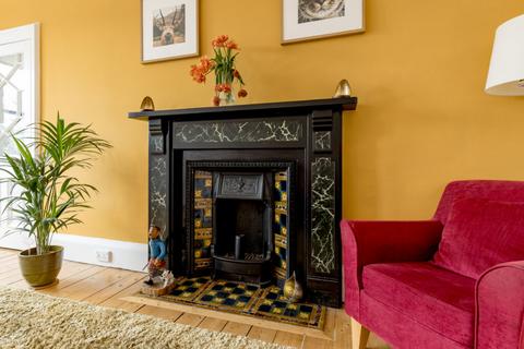 2 bedroom flat for sale, 28/3 Craighall Road, Trinty, EH6 4SA