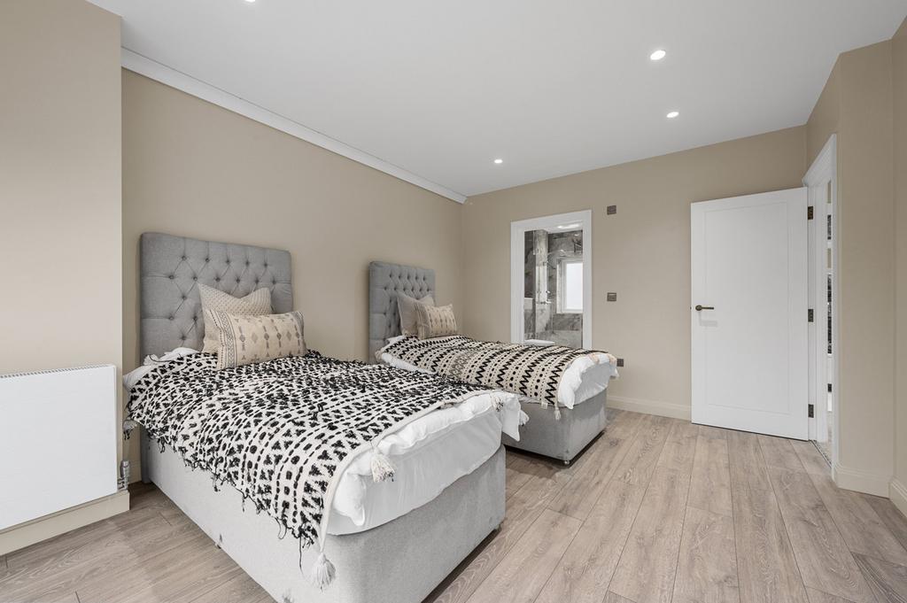 Ensuite