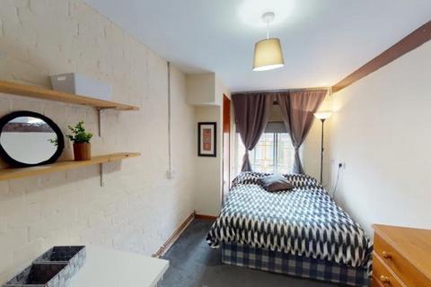 1 bedroom ground floor flat to rent, Russell Street, Nottingham NG7