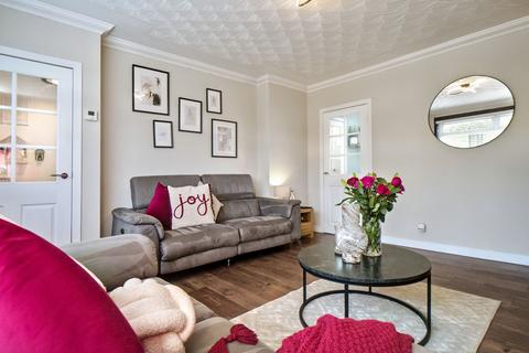 98 Barleyknowe Road, Gorebridge, EH23 4DZ