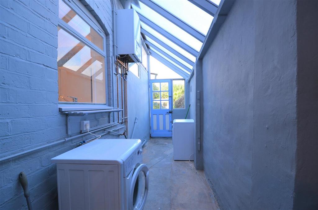 Outerhouse.jps - Copy.jpg