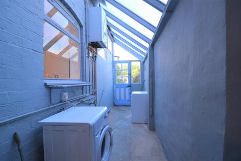 4 bedroom terraced house to rent, Westminster Road, Selly Oak, Birmingham B29