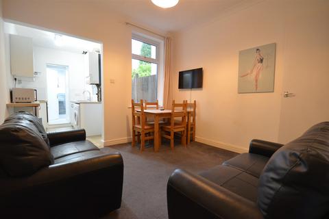4 bedroom terraced house to rent, Winnie Road, Selly Oak, Birmingham B29