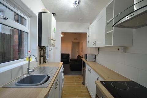 4 bedroom terraced house to rent, Winnie Road, Selly Oak, Birmingham B29