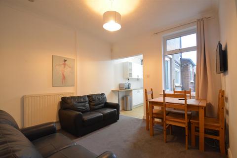 4 bedroom terraced house to rent, Winnie Road, Selly Oak, Birmingham B29
