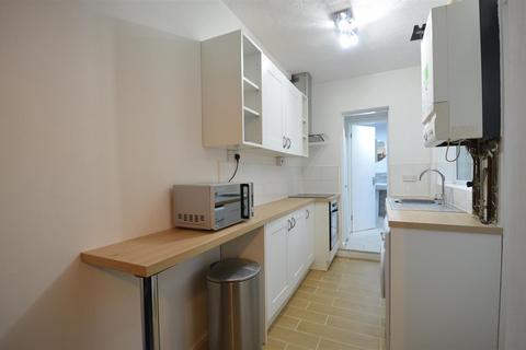 4 bedroom terraced house to rent, Winnie Road, Selly Oak, Birmingham B29