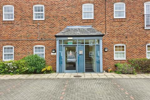 3 bedroom apartment for sale, Flemingate Court, Beverley HU17