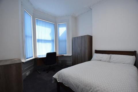 5 bedroom end of terrace house to rent, Derry Avenue, Plymouth PL4