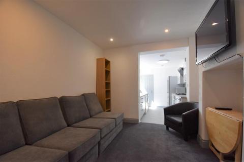 5 bedroom end of terrace house to rent, Derry Avenue, Plymouth PL4