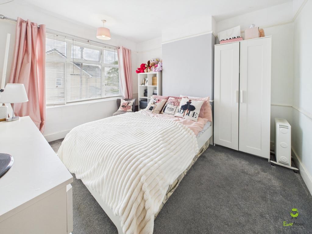 Clinton Crawford 3 bedroom Semi Detached home clos