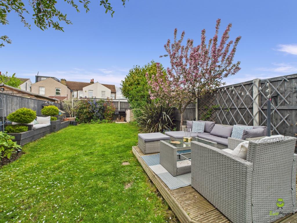 Clinton Crawford 3 bedroom Semi Detached home clos