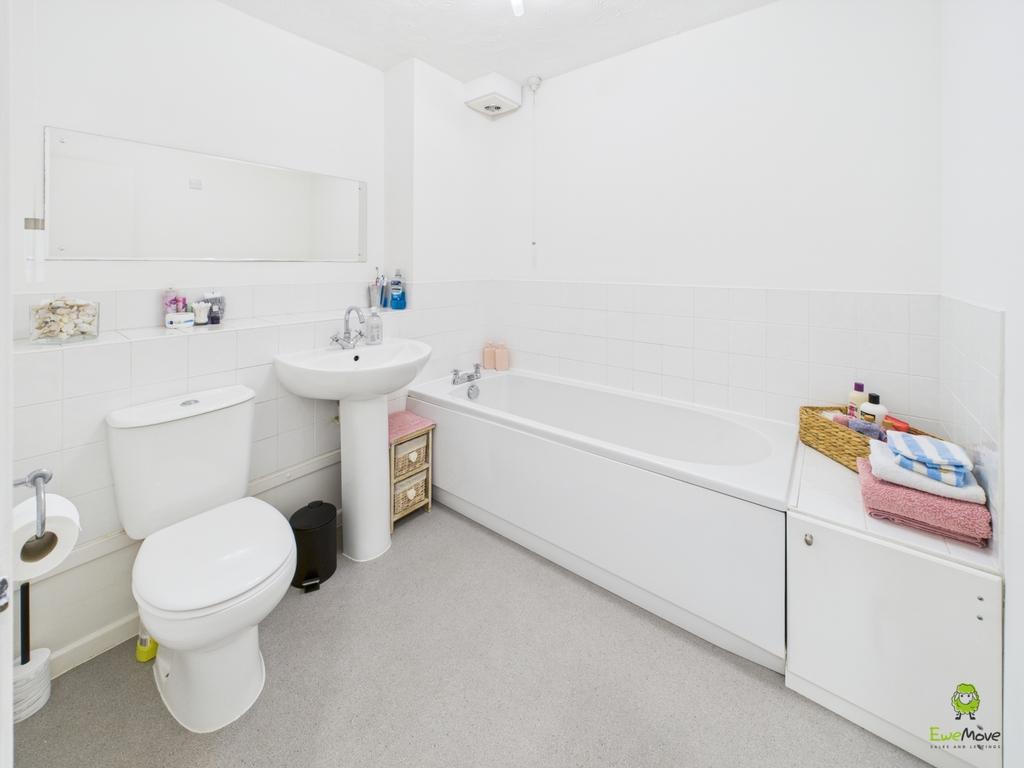 Pinecroft Court Available For Sale With Clinton Cr