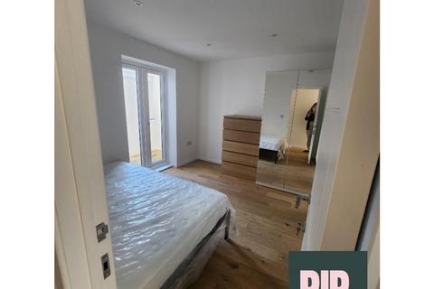 6 bedroom house to rent, Bath Road, Bristol BS4