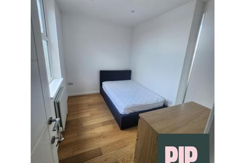 6 bedroom house to rent, Bath Road, Bristol BS4