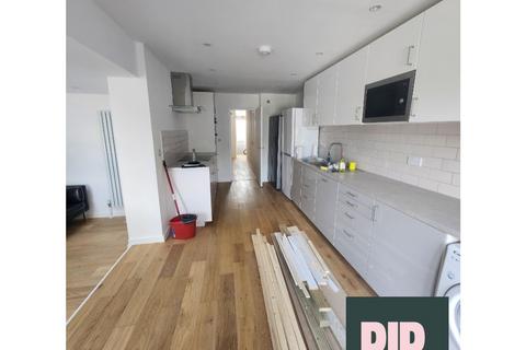 6 bedroom house to rent, Bath Road, Bristol BS4