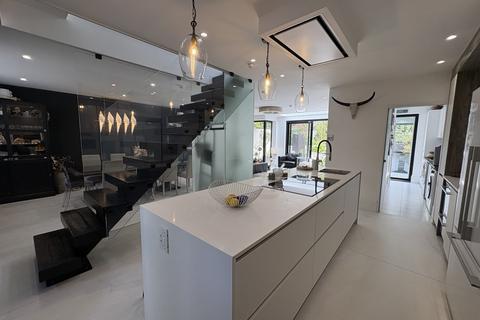 4 bedroom semi-detached house for sale, Hood Avenue, London N14