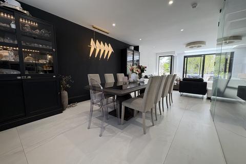 4 bedroom semi-detached house for sale, Hood Avenue, London N14