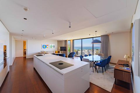 3 bedroom property, Lisbon River View Apartment