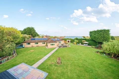 5 bedroom detached bungalow for sale, Lincoln Road, Horncastle, Lincs, LN9 5AW